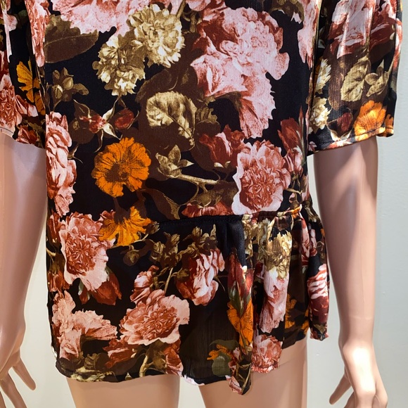 *H&M* Floral Blouse - Picture 4 of 9